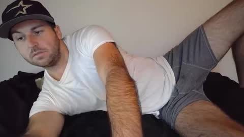 Theetwohander online show from October 19, 2025, 7:14 pm