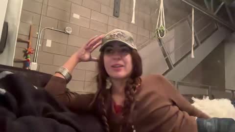 Snapshot of thegabzilla chatting on April 1, 2026, 2:45 am thegabzilla online show from April 1, 2026, 2:45 am