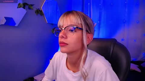 Peyton online show from November 12, 2025, 3:40 am