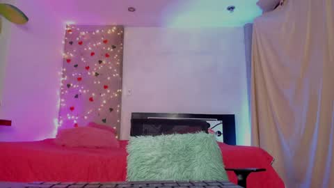 Snapshot of thegoldenbitch chatting on January 8, 2025, 12:38 am Goldie online show from January 8, 2025, 12:38 am