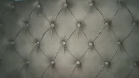 Elle  dont forget to folloW me and thumbs up online show from April 5, 2026, 2:31 am