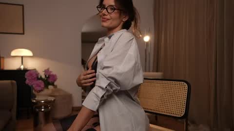 Snapshot of thehoneyx chatting on June 1, 2026, 7:15 pm Nadia online show from June 1, 2026, 7:15 pm