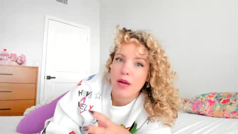 Lily Marie online show from January 8, 2025, 9:01 pm