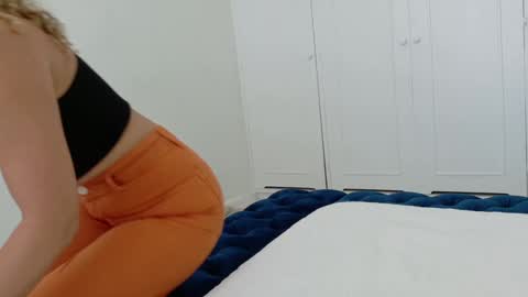 Lily Marie online show from September 19, 2025, 6:52 pm