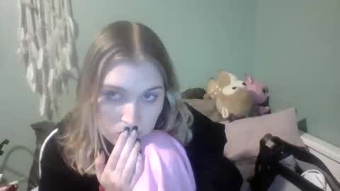 Snapshot of thelittlebambii chatting on December 30, 2024, 2:09 am Little Bambii online show from December 30, 2024, 2:09 am