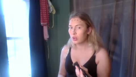 Little Bambii online show from January 7, 2026, 1:13 pm