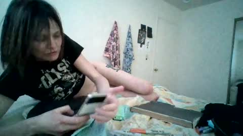 lovecreep online show from February 27, 2025, 3:05 pm