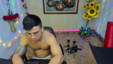 themuscularvenezuelanman online show from February 3, 2025, 6:34 am