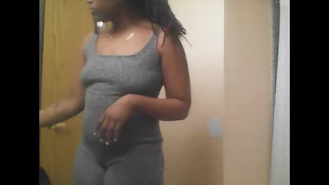 Snapshot of thenaturalgoddess chatting on February 3, 2025, 4:04 am TheNaturalGoddess online show from February 3, 2025, 4:04 am