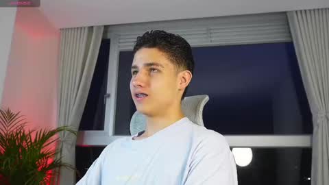 Snapshot of theohawke_ chatting on February 28, 2025, 11:23 pm THEO- MATEO online show from February 28, 2025, 11:23 pm