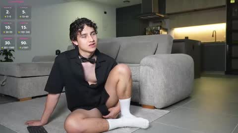 Snapshot of theohawke_ chatting on February 6, 2026, 11:08 pm THEO- MATEO online show from February 6, 2026, 11:08 pm