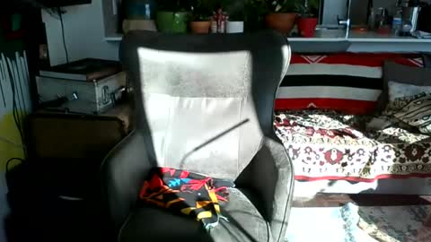 Snapshot of theoutfitter chatting on February 11, 2025, 7:48 pm MISTERPOWERS online show from February 11, 2025, 7:48 pm