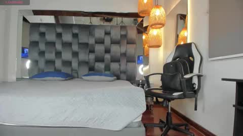 Snapshot of thepam_boobs chatting on February 12, 2026, 11:05 am Pamela online show from February 12, 2026, 11:05 am