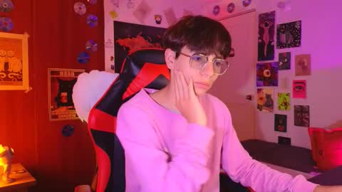 Matt independent model  online show from November 11, 2025, 8:53 pm