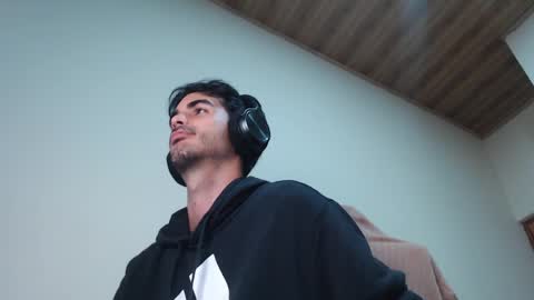 Santiago Enrique online show from April 15, 2026, 5:36 am