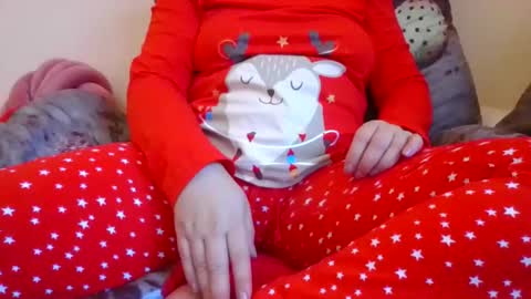 Snapshot of thereallittleredridinghood chatting on November 20, 2025, 1:22 pm Bunny online show from November 20, 2025, 1:22 pm