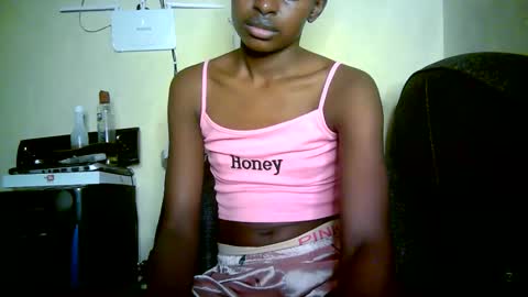 Snapshot of therry_heart chatting on May 24, 2026, 5:01 am hearty online show from May 24, 2026, 5:01 am