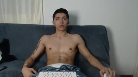 thesaint_xxx online show from November 23, 2025, 7:41 am