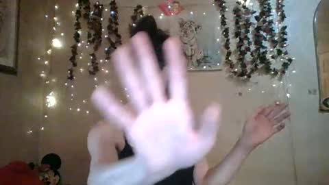 sillymillie0 online show from June 7, 2026, 10:46 pm