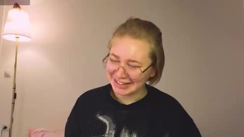 Snapshot of thestaronsky chatting on January 13, 2026, 5:35 am Lucia online show from January 13, 2026, 5:35 am