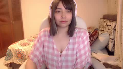 Snapshot of thetalkingbutt chatting on February 12, 2025, 5:37 am Mai online show from February 12, 2025, 5:37 am