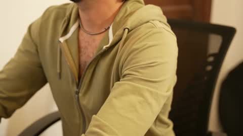 Snapshot of thetrumanshow2025 chatting on November 3, 2025, 8:54 pm thetrumanshow2025 online show from November 3, 2025, 8:54 pm