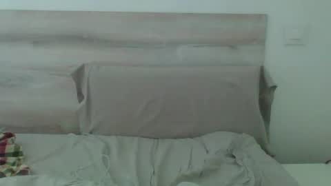 Scarf guy online show from February 14, 2025, 10:17 am