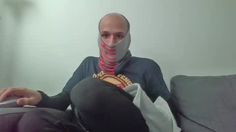 Scarf guy online show from March 12, 2025, 2:56 pm