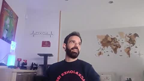 thewitcher69_ online show from May 15, 2026, 9:33 pm