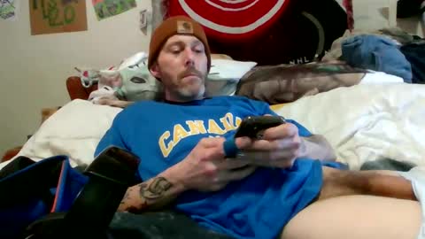 Snapshot of theycallmemellowthebreeze chatting on March 7, 2025, 10:43 pm mellow online show from March 7, 2025, 10:43 pm