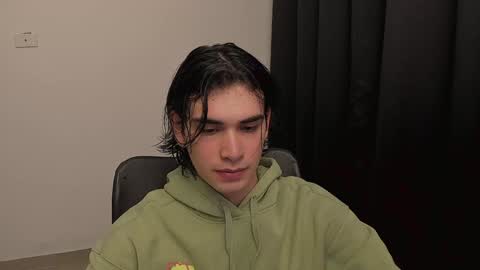 thiaan__ online show from February 1, 2025, 2:26 am