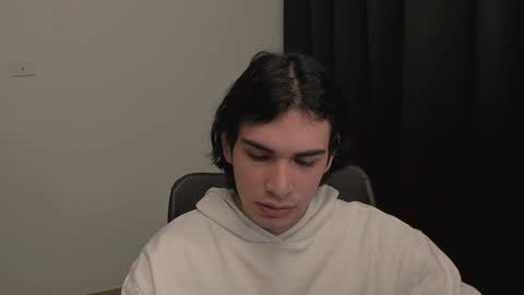 thiaan__ online show from February 4, 2025, 1:13 am