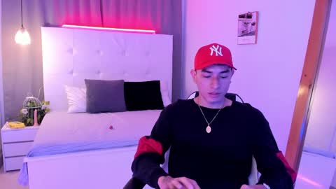 Snapshot of thiago_2003_ chatting on April 19, 2026, 2:22 am Thiago online show from April 19, 2026, 2:22 am