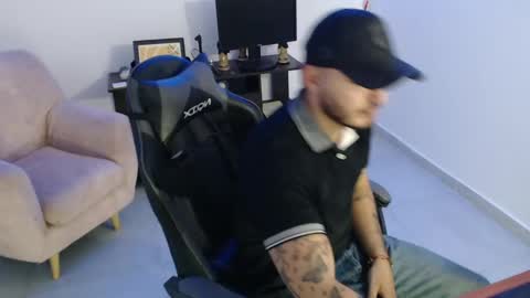 thiago_420 online show from June 3, 2026, 11:21 pm