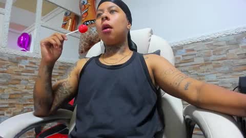 Snapshot of thiago_box chatting on November 23, 2025, 3:34 pm Thiago online show from November 23, 2025, 3:34 pm