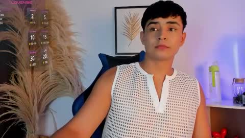 Thiago  online show from June 3, 2026, 9:09 pm