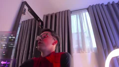 SanThiago online show from October 18, 2025, 10:10 pm