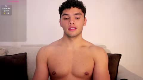 Snapshot of thiago_l chatting on February 17, 2025, 12:10 am Just Thiago online show from February 17, 2025, 12:10 am