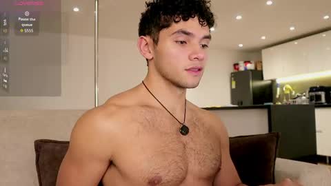 Snapshot of thiago_l chatting on June 1, 2026, 12:56 am Just Thiago online show from June 1, 2026, 12:56 am
