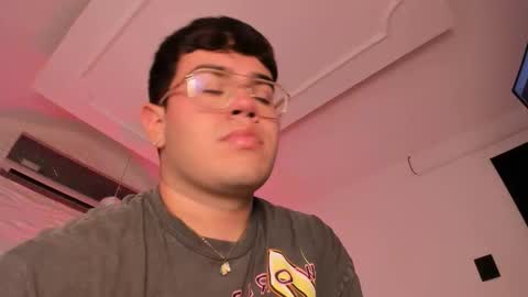 thiago_occonor online show from November 15, 2025, 9:11 pm