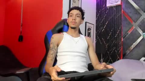 Snapshot of thiago_preston chatting on June 10, 2026, 7:35 pm Thiago online show from June 10, 2026, 7:35 pm