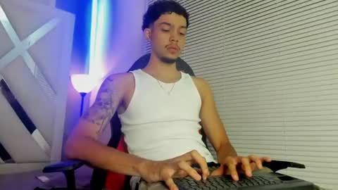 Snapshot of thiago_preston chatting on June 14, 2026, 7:38 pm Thiago online show from June 14, 2026, 7:38 pm