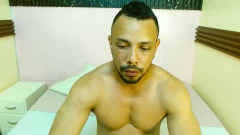 Snapshot of thiago_summers chatting on November 17, 2025, 6:03 pm Thiago Summers online show from November 17, 2025, 6:03 pm