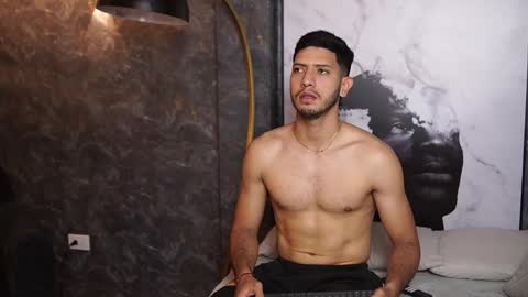 Snapshot of thiago_voss chatting on December 22, 2025, 12:35 pm Thiago online show from December 22, 2025, 12:35 pm