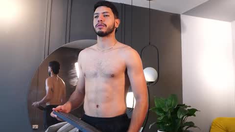 Snapshot of thiago_voss chatting on January 10, 2026, 12:18 pm Thiago online show from January 10, 2026, 12:18 pm