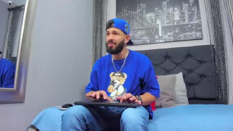 Thia Gomez online show from December 4, 2024, 12:14 pm