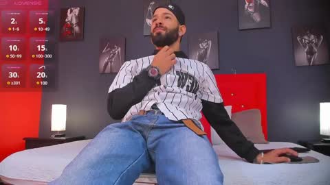 Thia Gomez online show from December 17, 2024, 12:33 pm