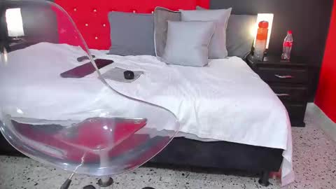 Thia Gomez online show from March 12, 2025, 4:13 pm