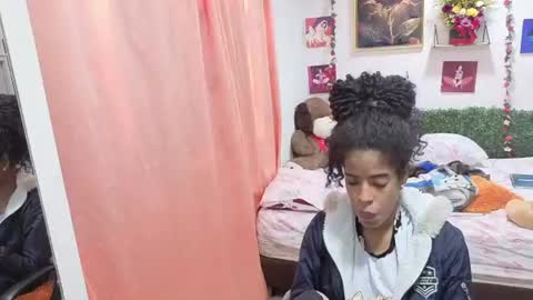 thiana_horny online show from July 16, 2026, 3:18 pm