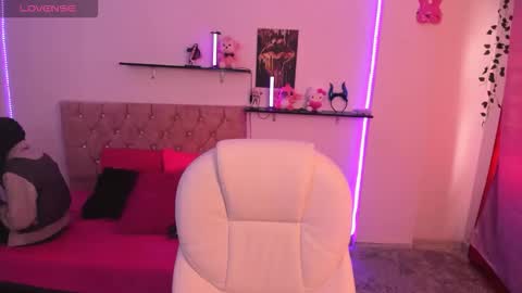 thianahorny online show from October 25, 2025, 12:34 pm